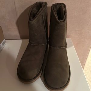 Ugg Women’s Classic Short II Eucalyptus